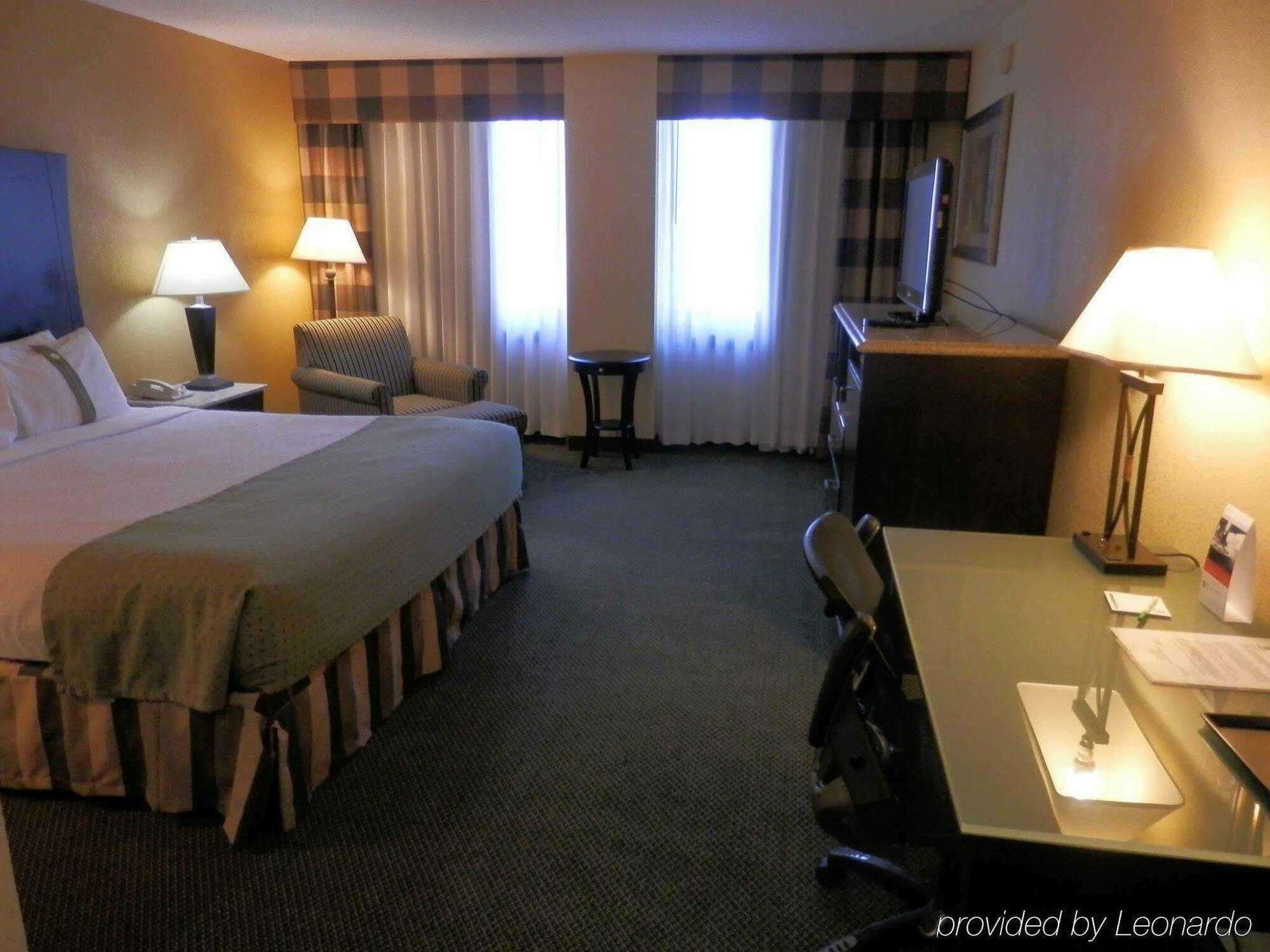 Indigo - Mayo Clinic Area Hotel 3*